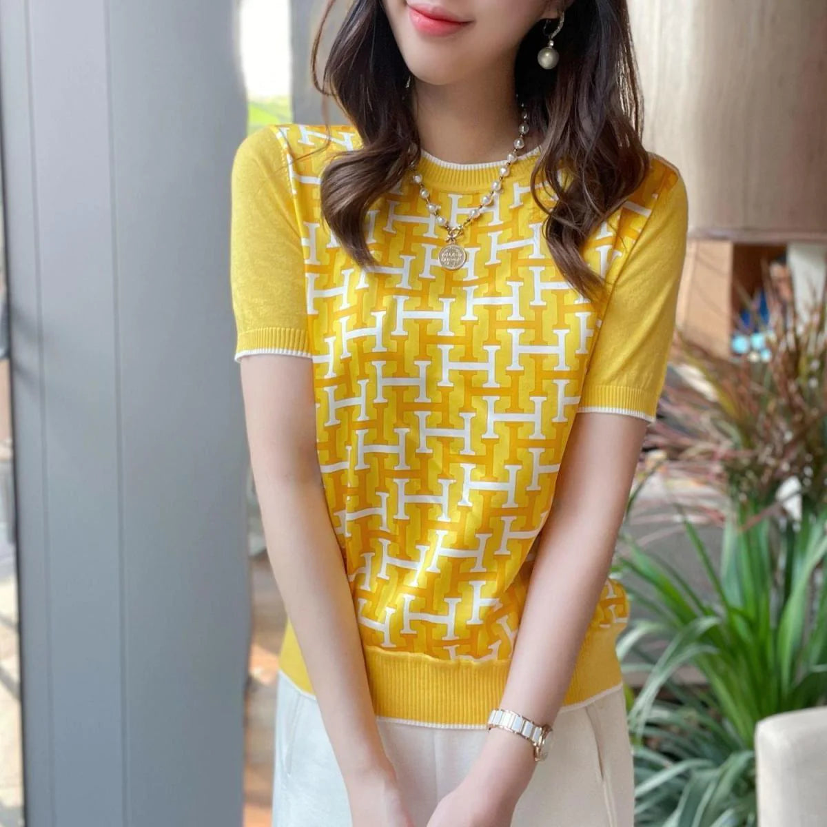 New High-end Women's Sweater Short Sleeve Top 1024040131