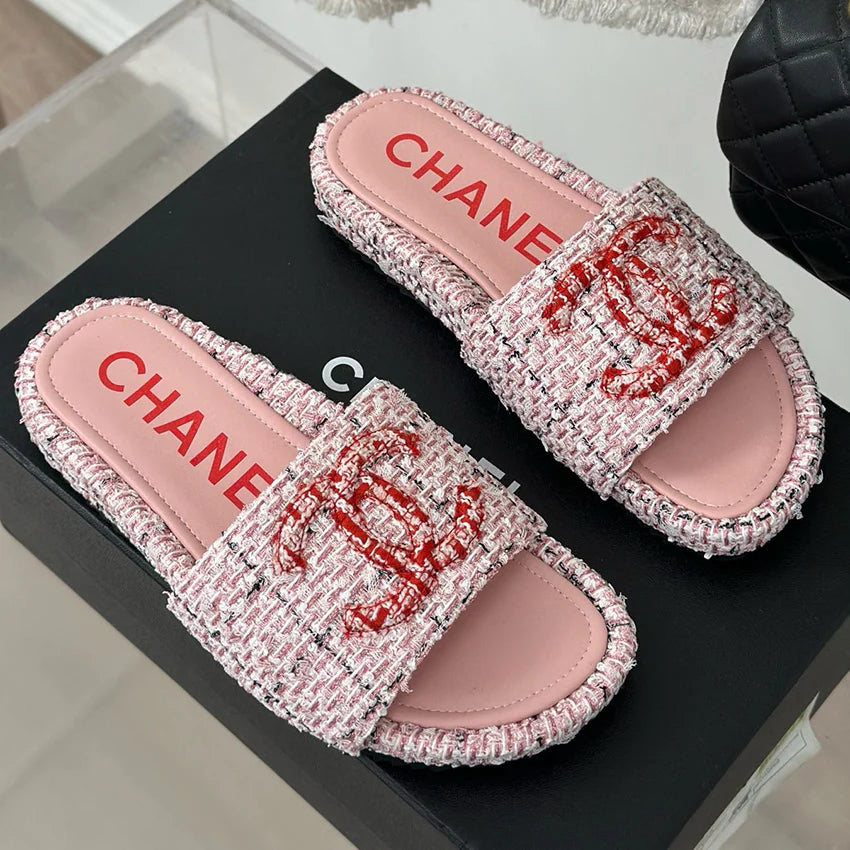 Luxurious new shoes sandals 1024052418