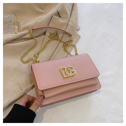 New Fashion Trend Shoulder Messenger Bag All-match Tofu Bag 1024041614