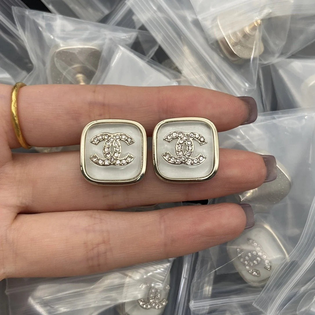 New Enamel Earrings With Heart-shaped Earrings 1024010312