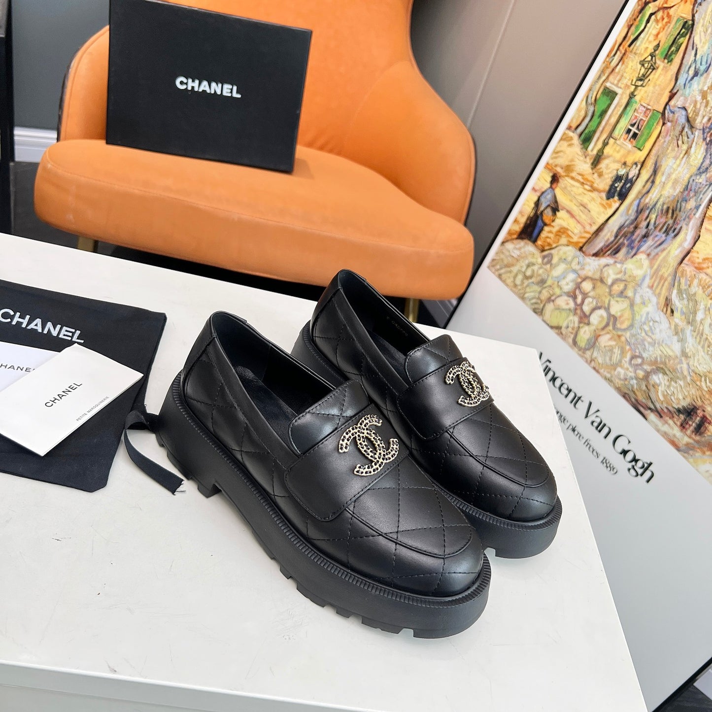 CH Thick-soled Retro Fashion Women's Shoes fb04240909029