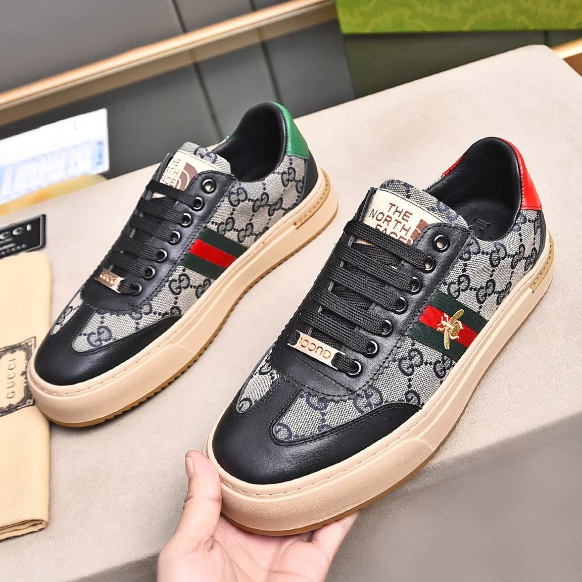 New classic versatile men's sports shoes 1024122410