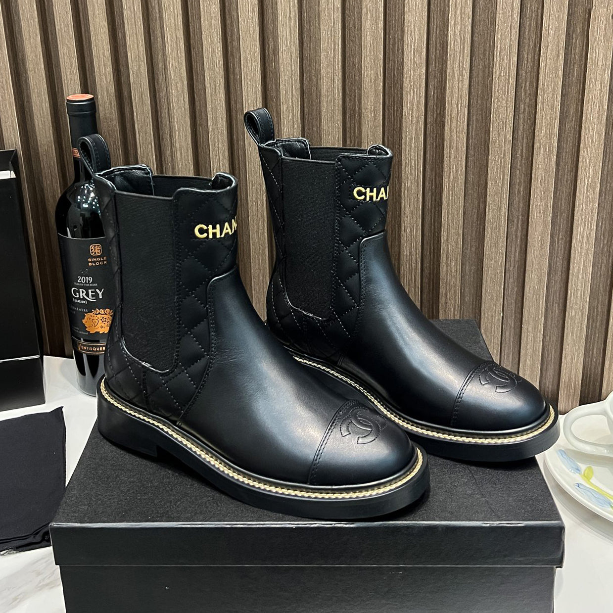 23 New fashion booties XC1823081603