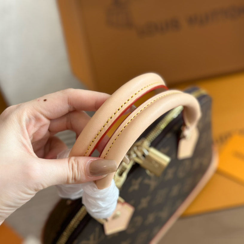 L Alma Shell Bag 1824071601