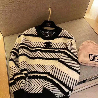 Black White Contrast Striped Knitted Sweater 0823112302