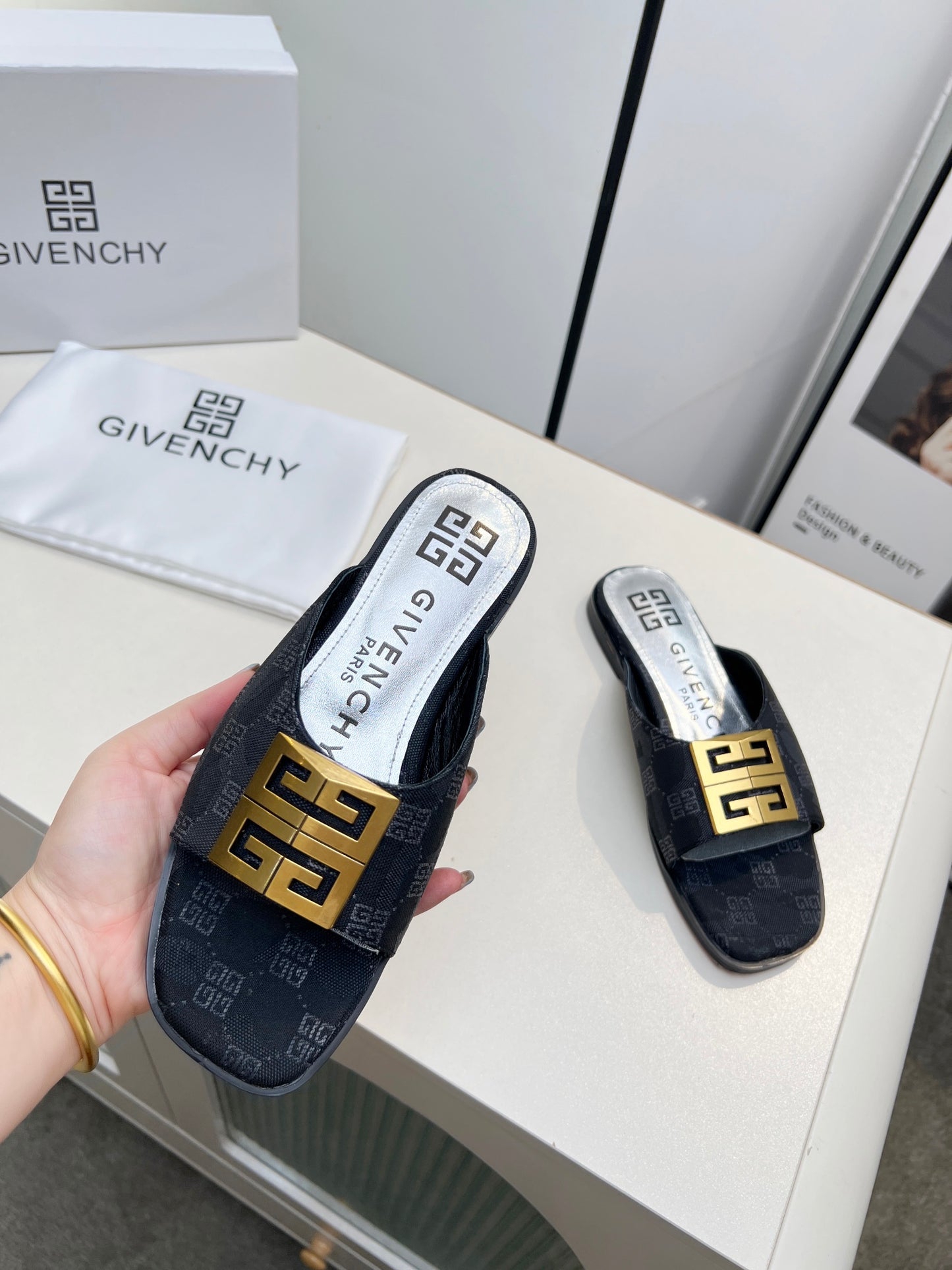 GCY open toe flat slippers 0725031802