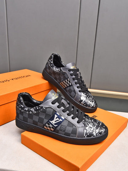 V Fashionable plaid print sneakers 0724101401