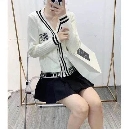 New Fashion Black and White C logo women's sweaterPD05202413110