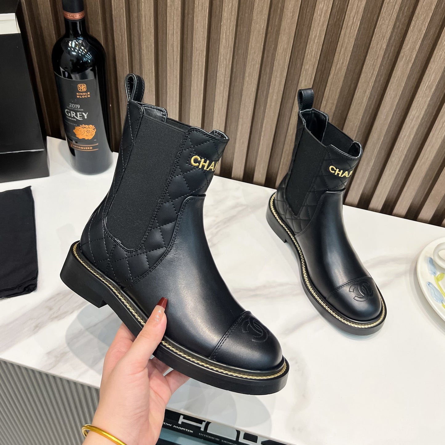 23 New fashion booties XC1823081603