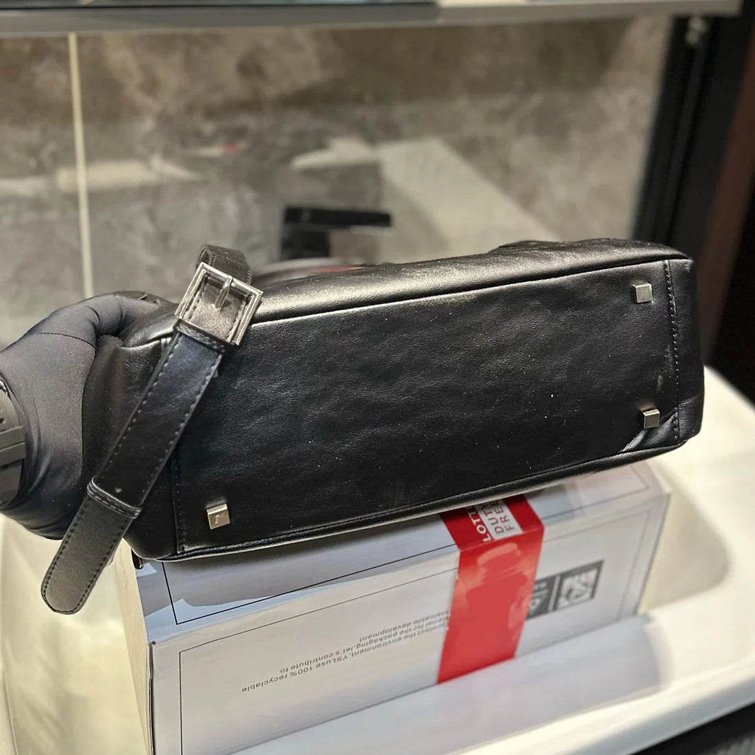 Versatile large capacity portable tote bag 1024111401