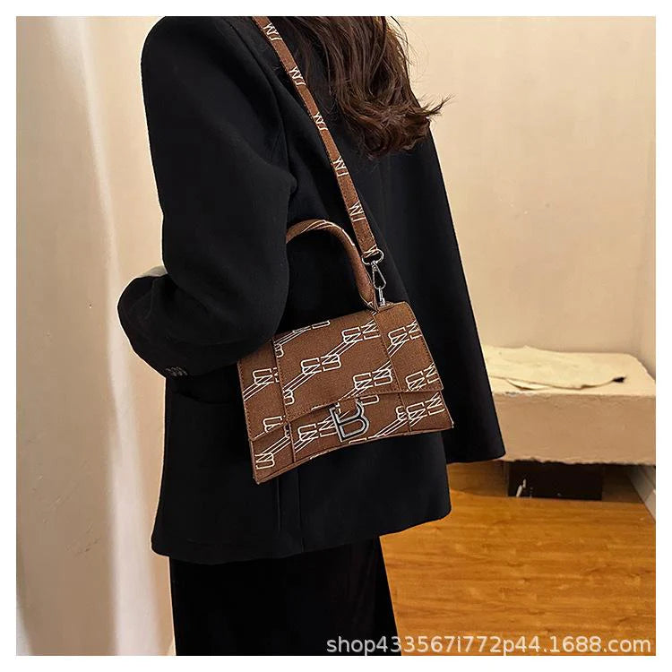 New Fashion Shoulder Bag Retro All-match Portable Small Square Bag 1024041616