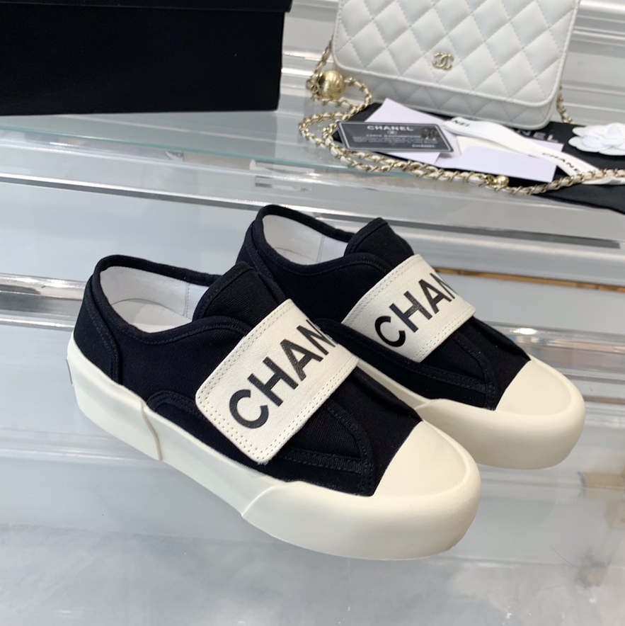 Lightweight Alphabet Velcro Sneakers XC07051207