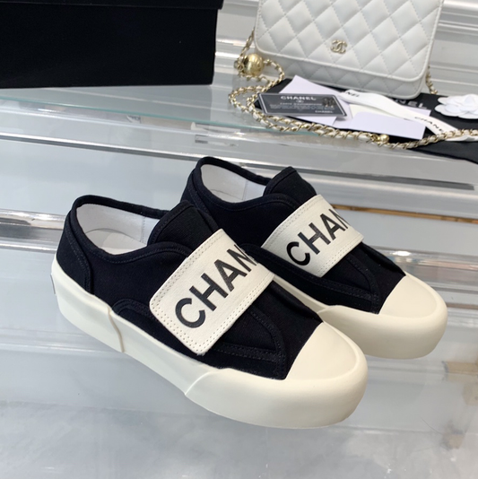 Lightweight Alphabet Velcro Sneakers XC07051207