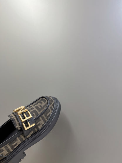 Letter buckle loafers XC0123072818