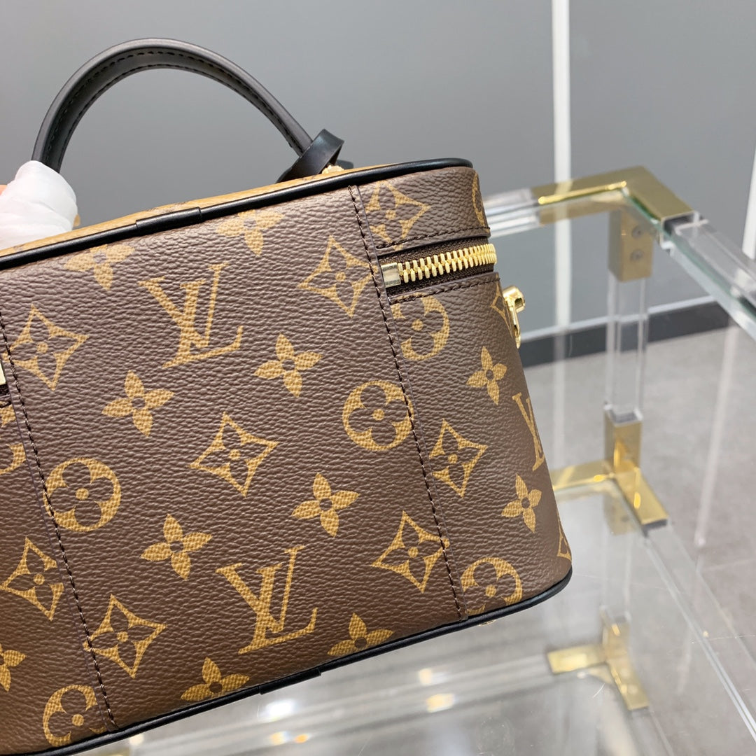 Luxury-VL VANITY Small Handbag Cosmetic Bag PD0423081608