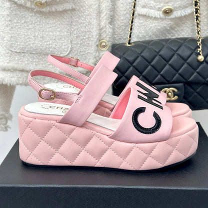 Fashion and versatile thick sole sandals 1024052323