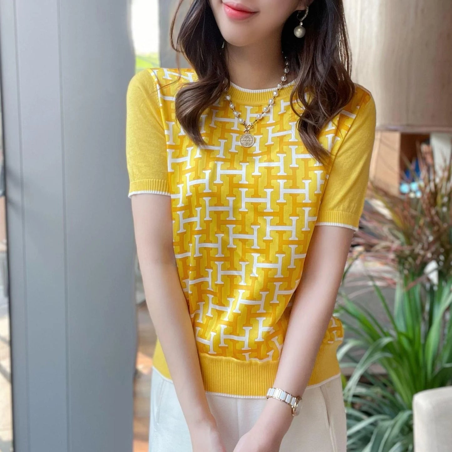 New High-end Women's Sweater Short Sleeve Top 1024040131