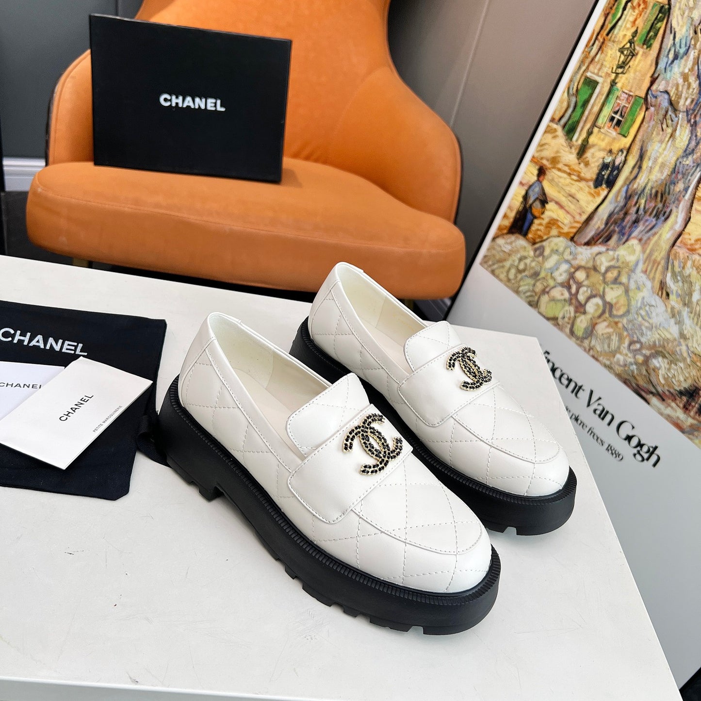 CH Thick-soled Retro Fashion Women's Shoes fb04240909029