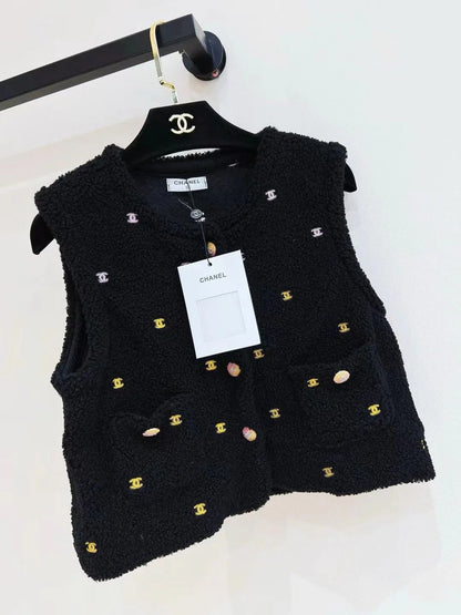 Early Spring New Embroidered Age-reducing Knitted Cardigan Vest Top 1024030710