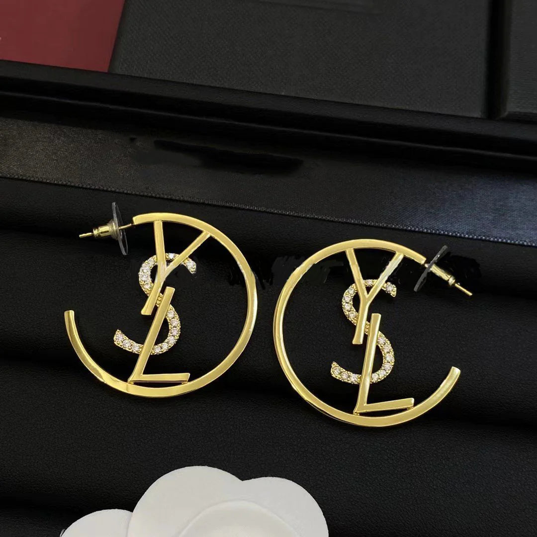 New Fashion Versatile Letter Earrings 1024010316