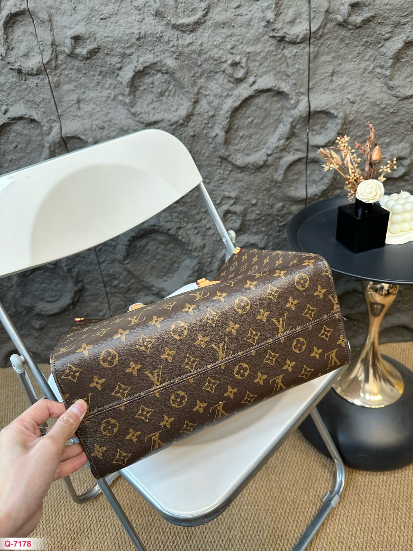 V fashion printed inner red Tote bag 0724082912