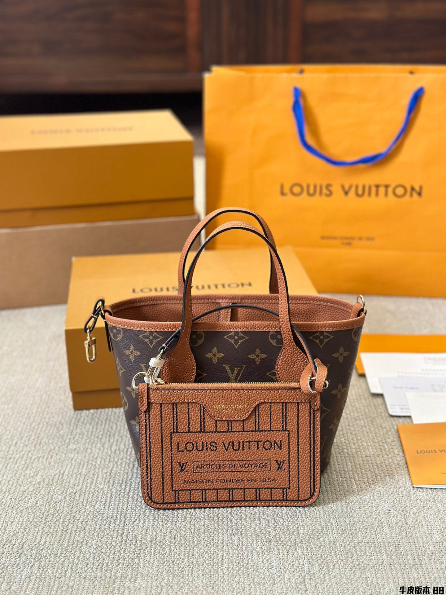 V 24ss new fashion printed handbag 0724101701