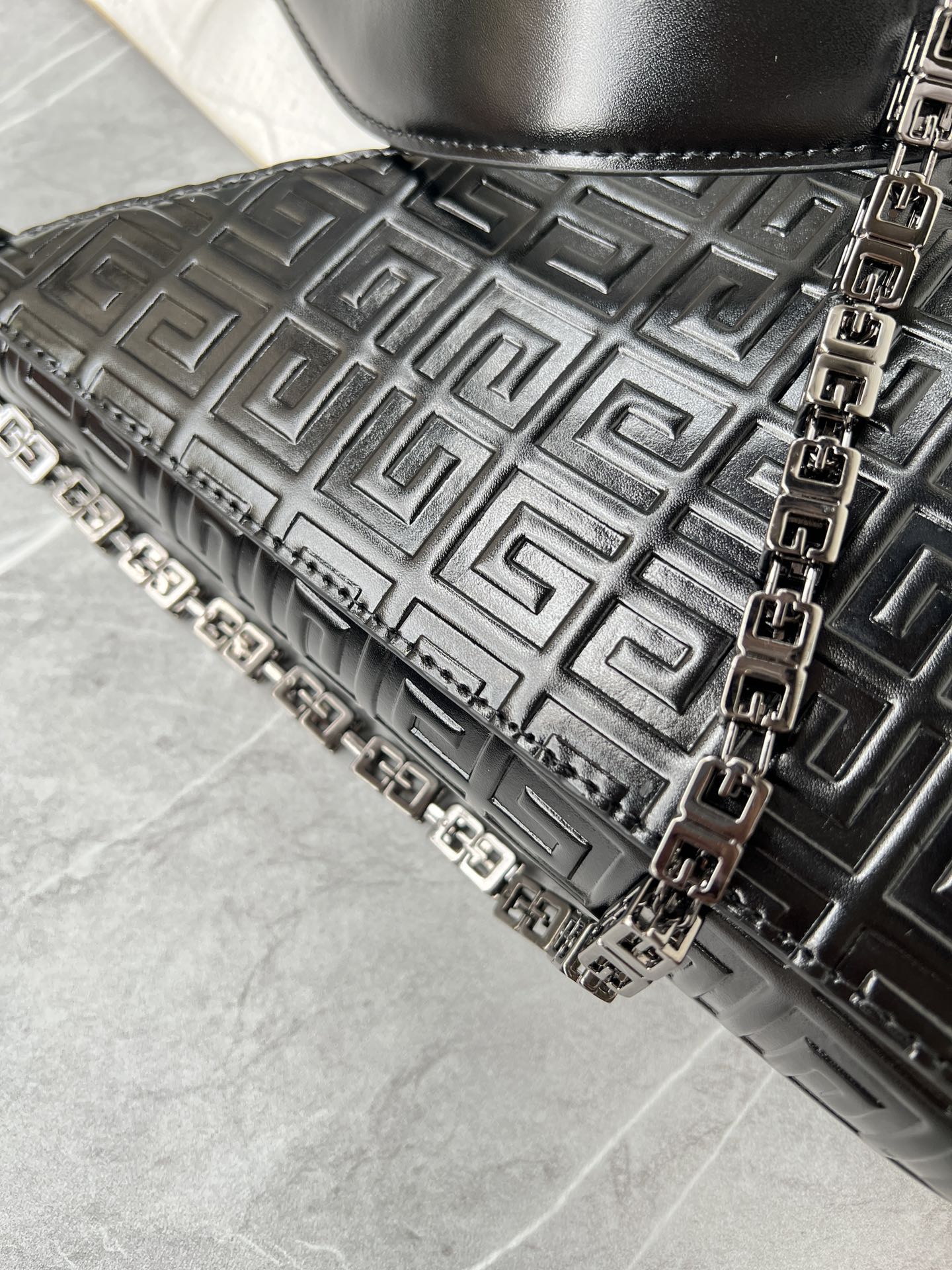 GVC print cut out underarm chain bag 0724082606