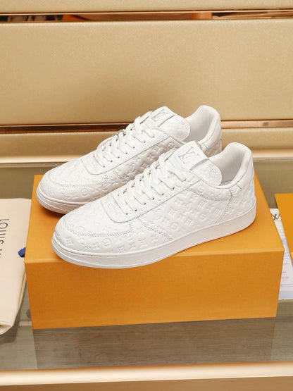 24 New Luxury V Sneakers 0424083005