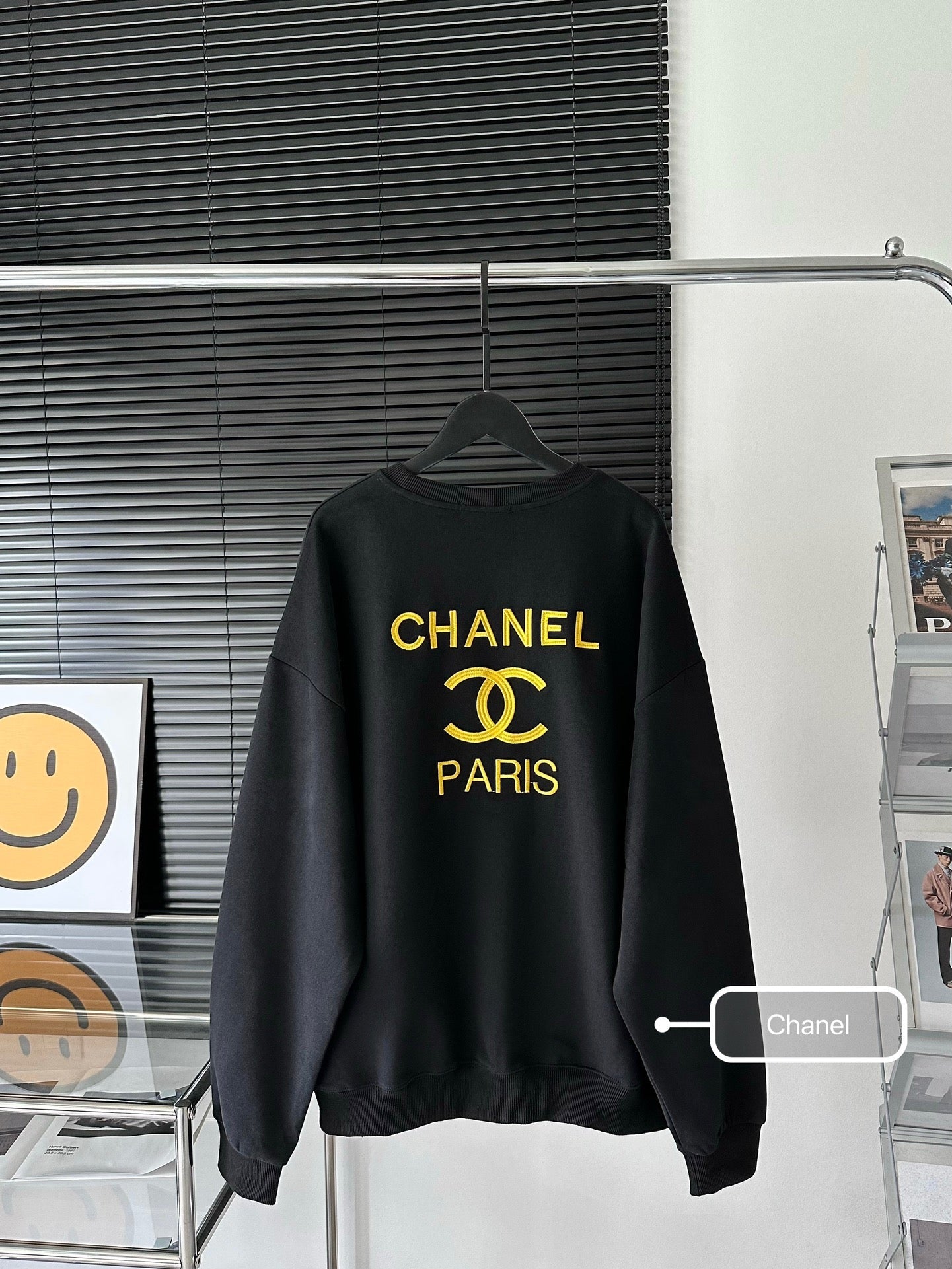 Limited edition black and gold embroidered logo crew neck sweatshirt XC0823100905