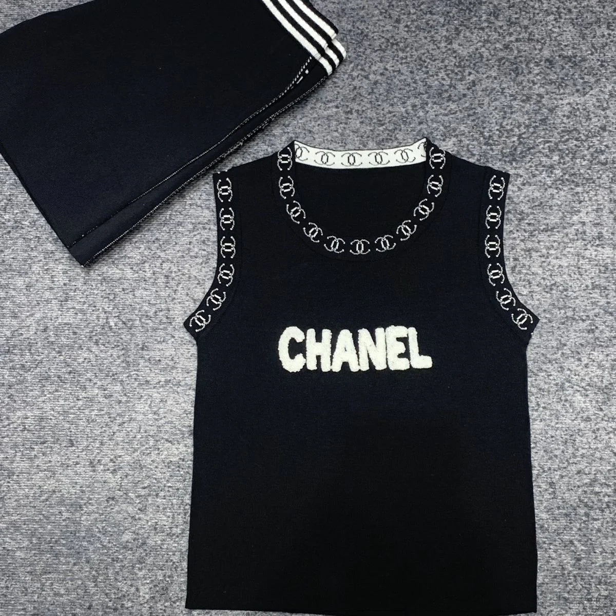 New Style Personalized Western Style Classic Knitted Slim Fit Bottoming Vest Set 1024022909