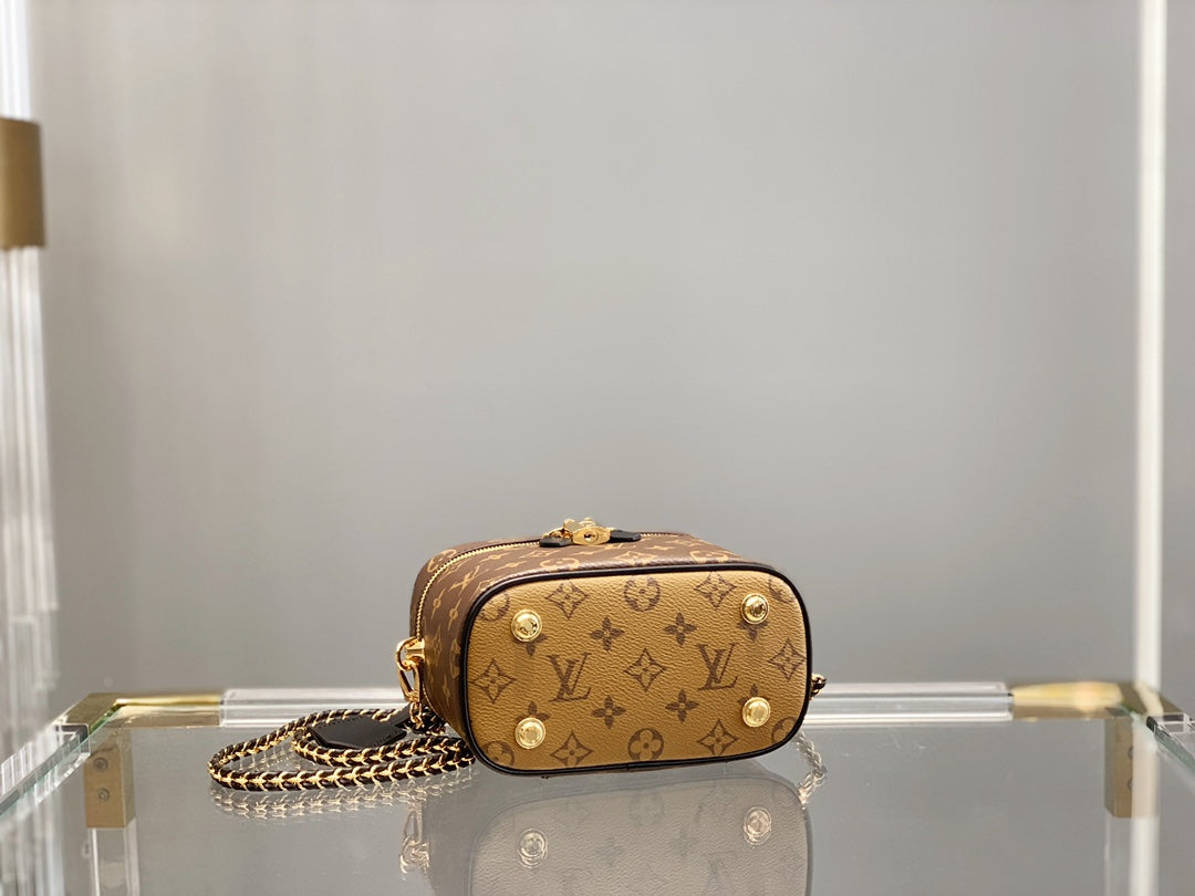 Luxury-VL VANITY Small Handbag Cosmetic Bag PD0423081608