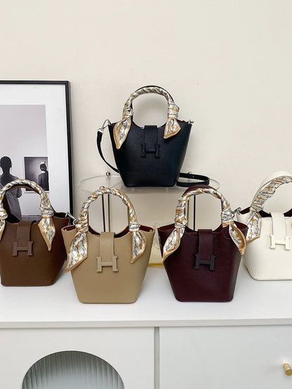 All-match Fashion Portable Messenger Bag 1024041612