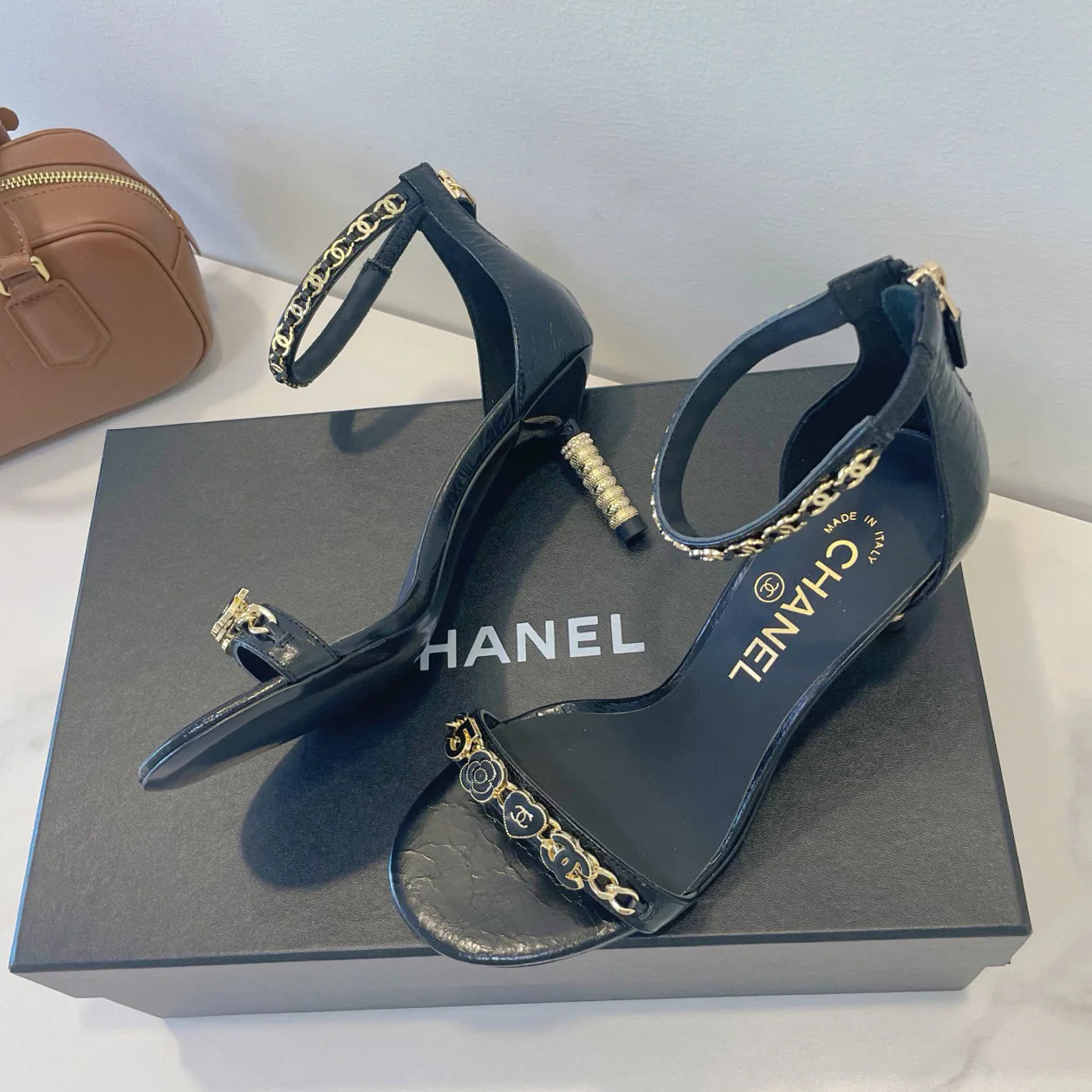 New hardware chain high-heeled sandals 1025042326