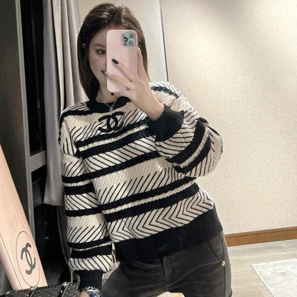Black White Contrast Striped Knitted Sweater 0823112302
