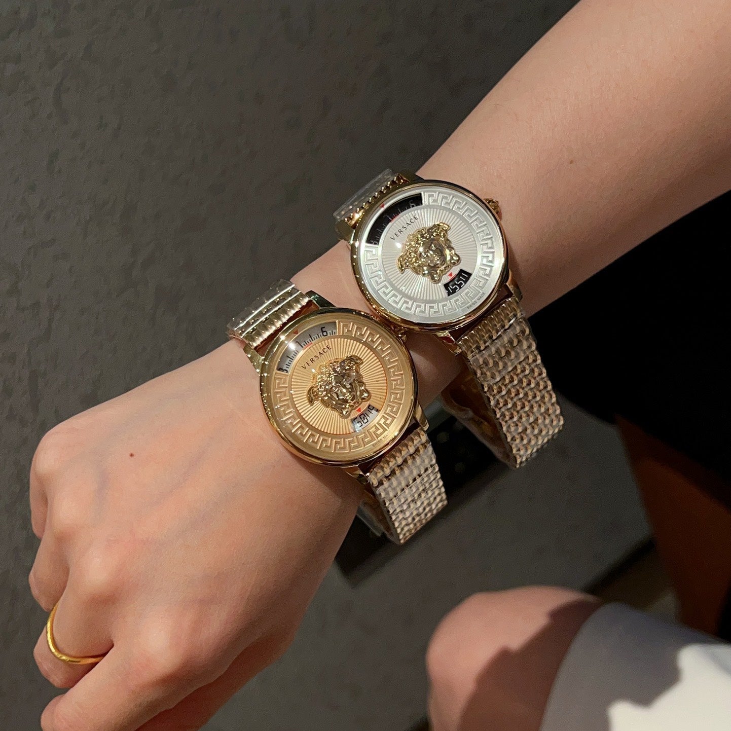 Ladies' Watch with Greek Frieze Bezel 1025092620