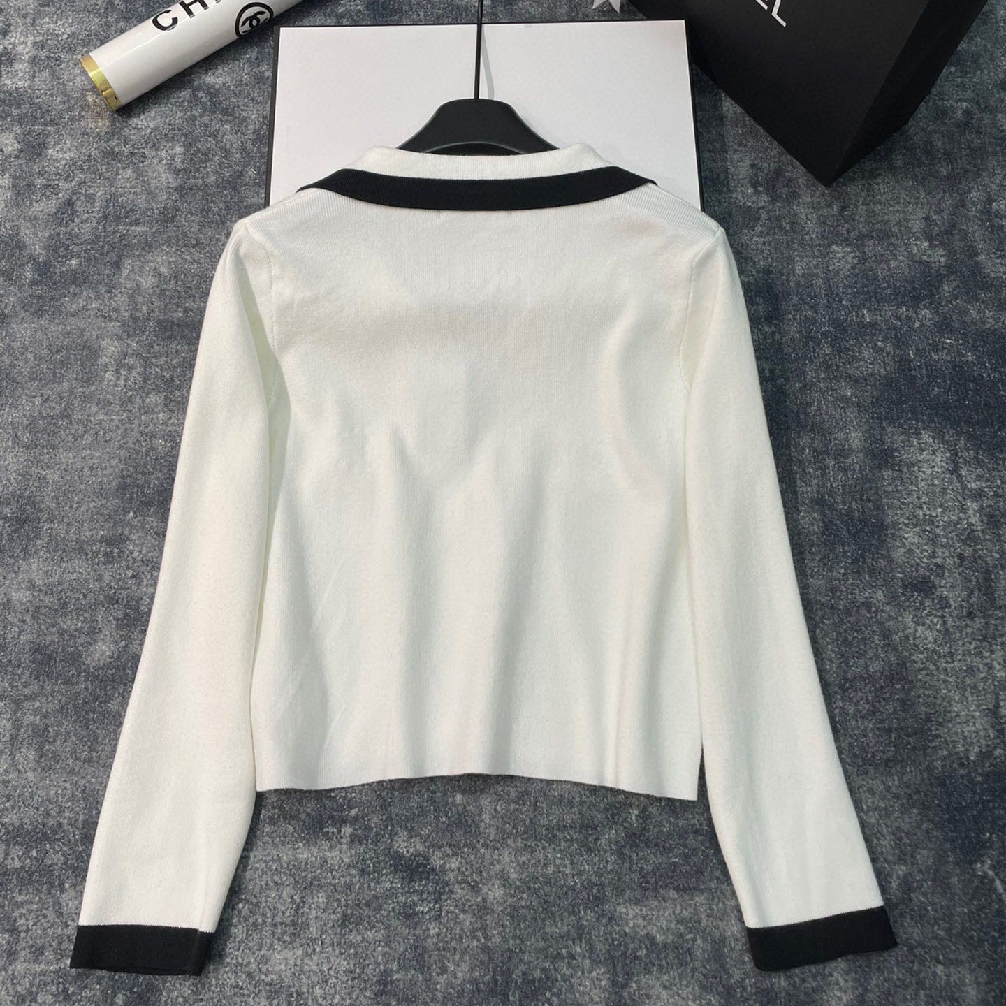 CNL fashionable knitted sweater XC0723112001