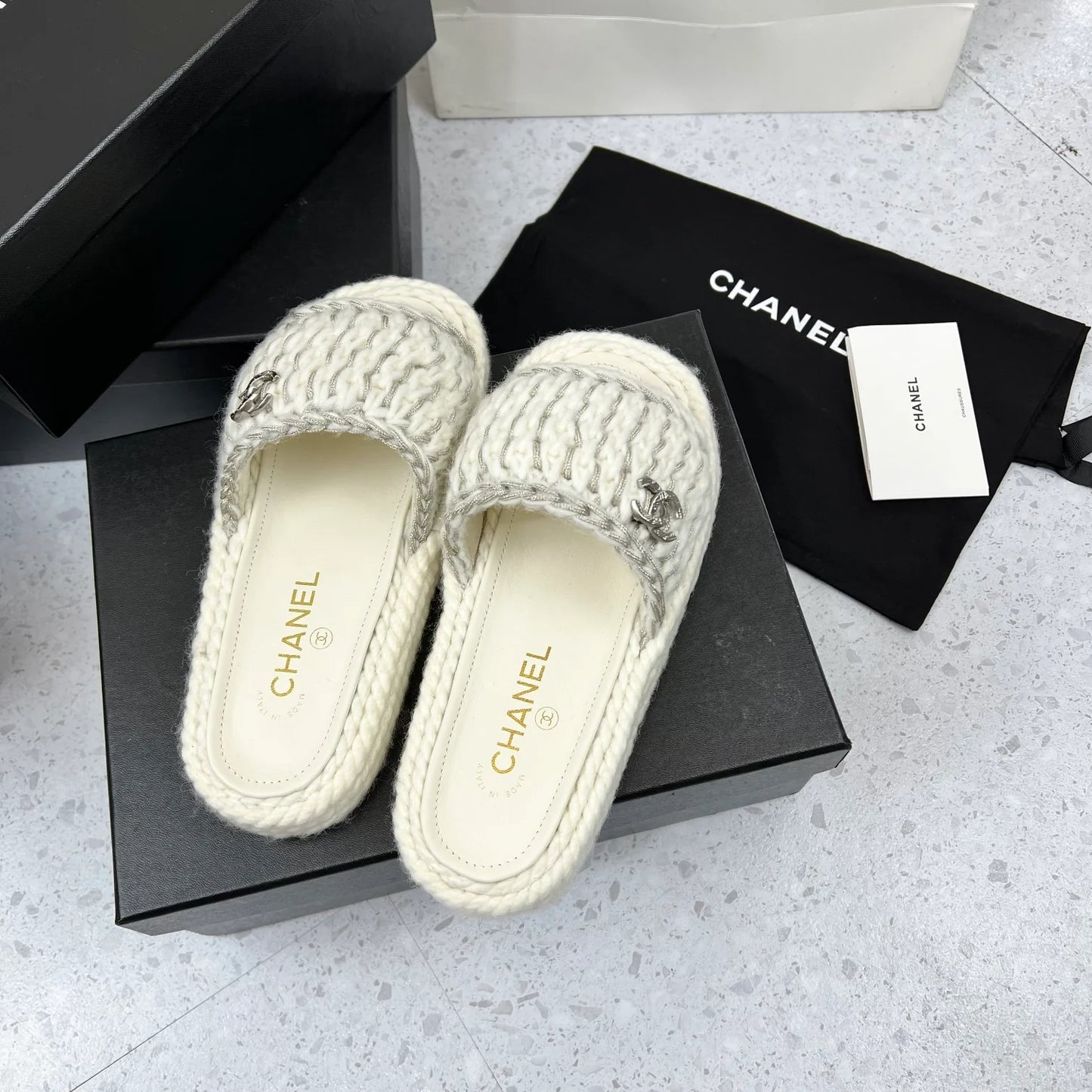 New thick-soled woven sandals 1024071709