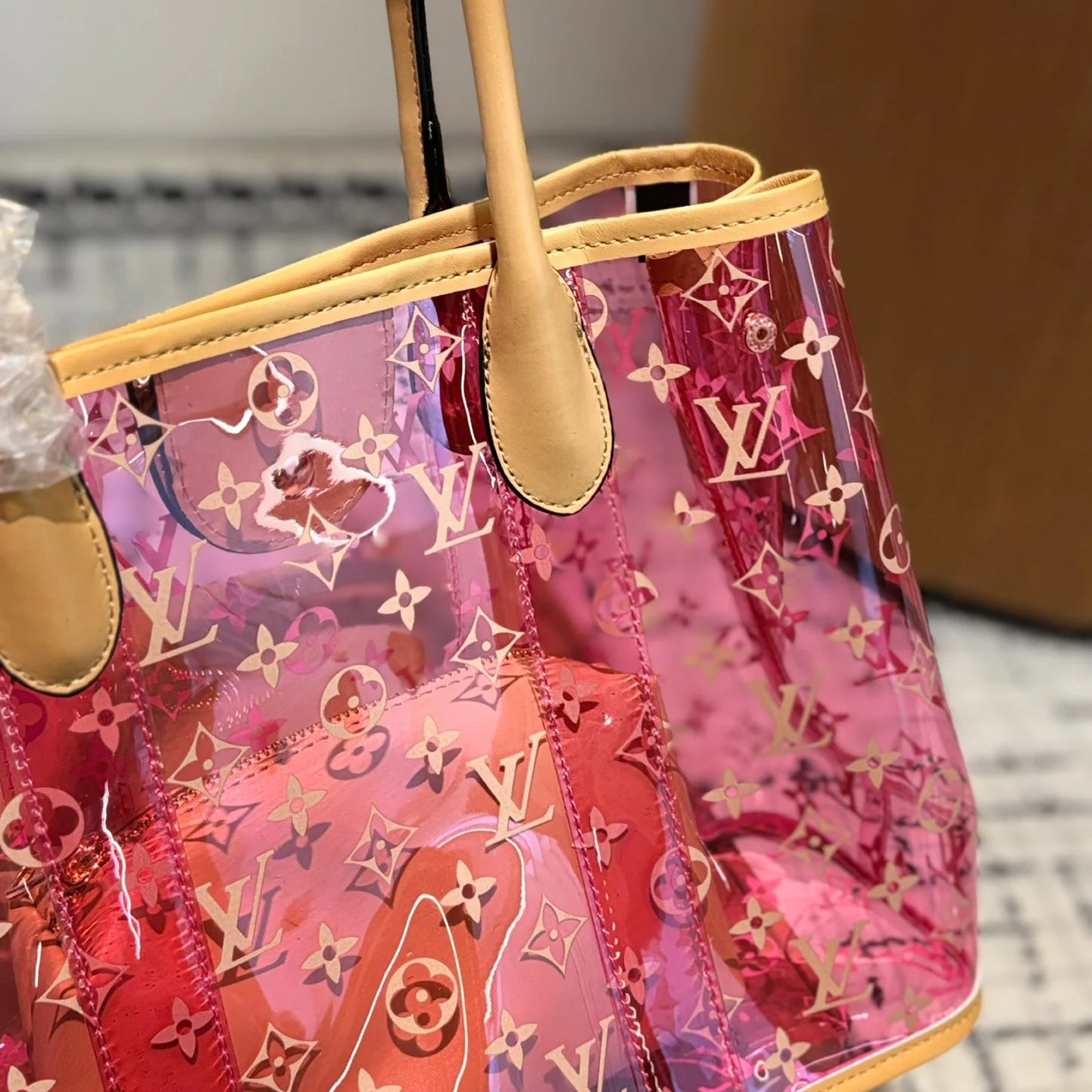 LV Beach Jelly Bag 1025012103