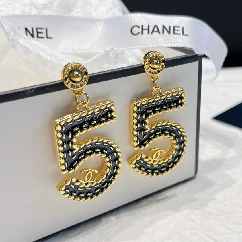 Luxury and fashionable versatile earrings 1024060403