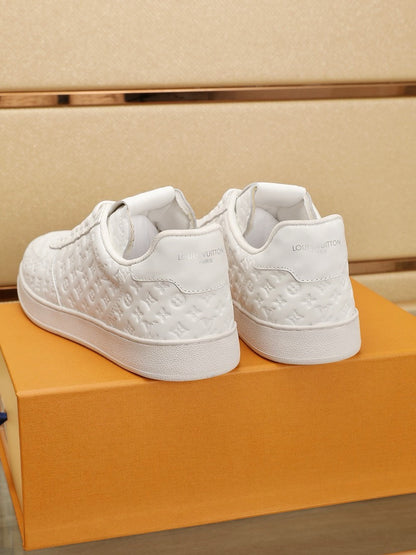 24 New Luxury V Sneakers 0424083005