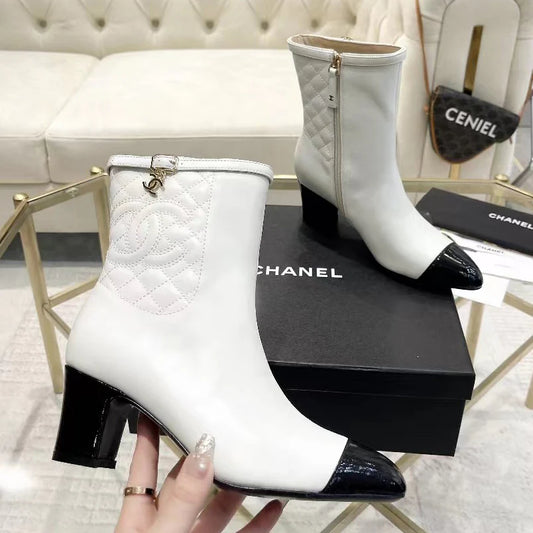 Fashionable and versatile women's boots 1024103009