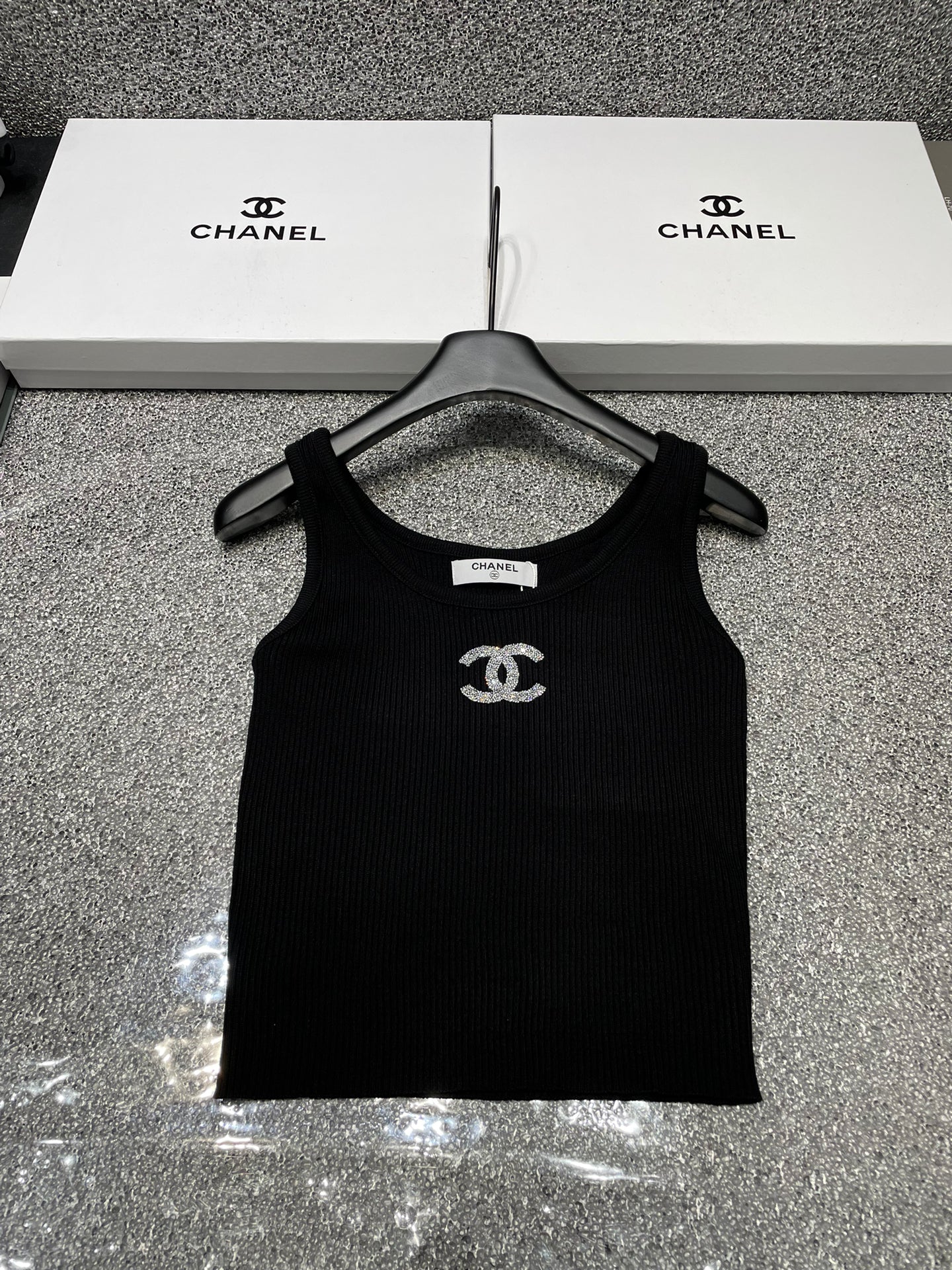 Summer new simple hot stamped letter knitted vest 0724042301