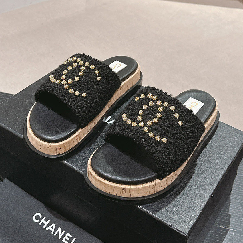 Luxury classic versatile sandals and slippers 1024062506