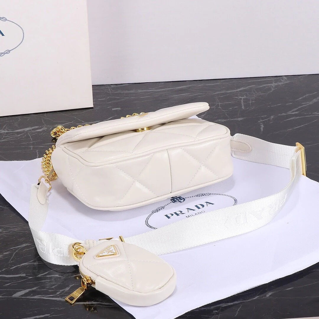 Classic and versatile crossbody bag 1024011806