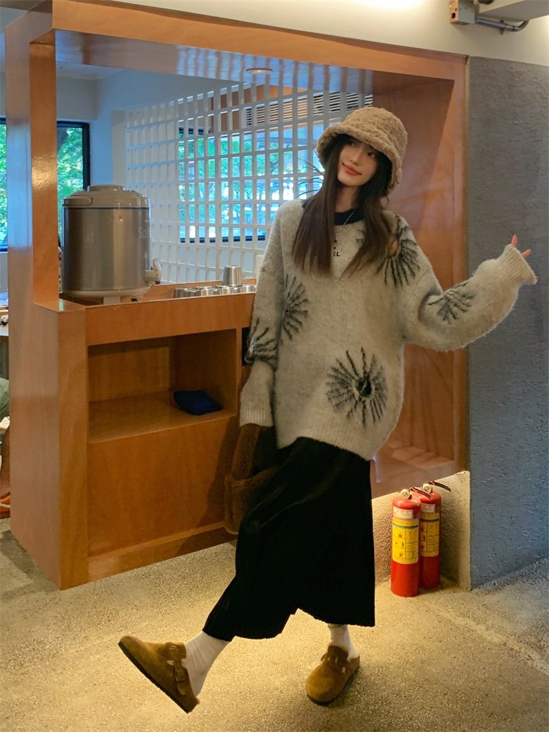 Ripped Gray Sweater Lazy Design Niche Top 0823120403