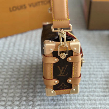 Soft Box Bag Crossbody 1925022403