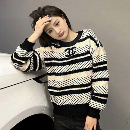 Black White Contrast Striped Knitted Sweater 0823112302