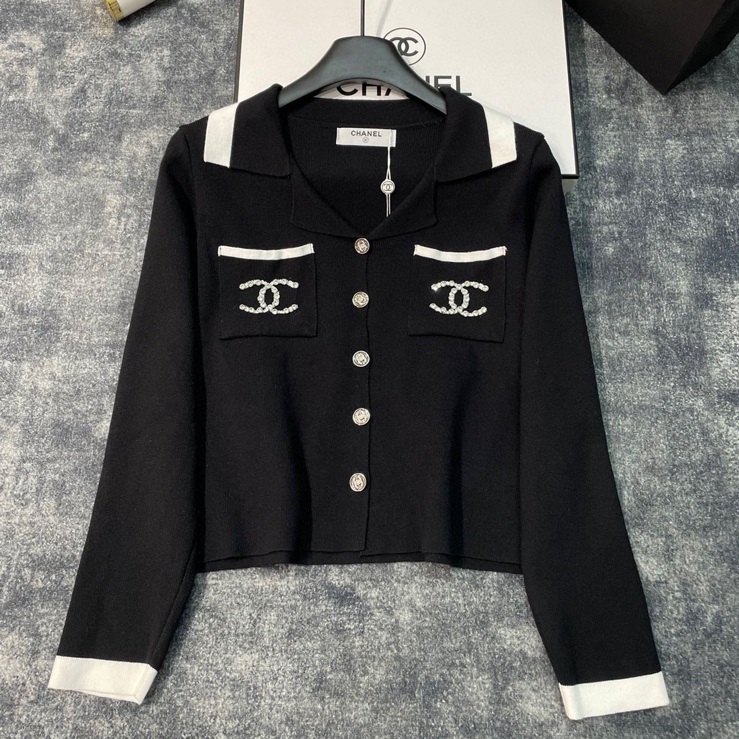 CNL fashionable knitted sweater XC0723112001