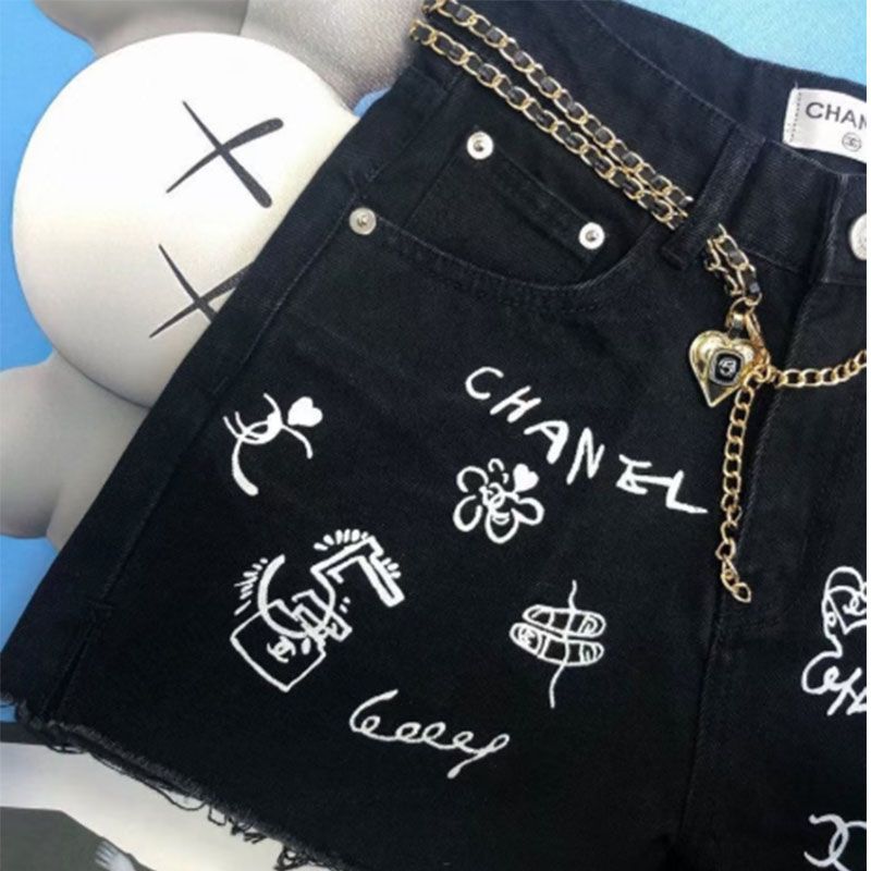 Fashion trend graffiti shorts PD10061217