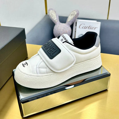 New Thick Sole Velcro Sneakers 1024121602